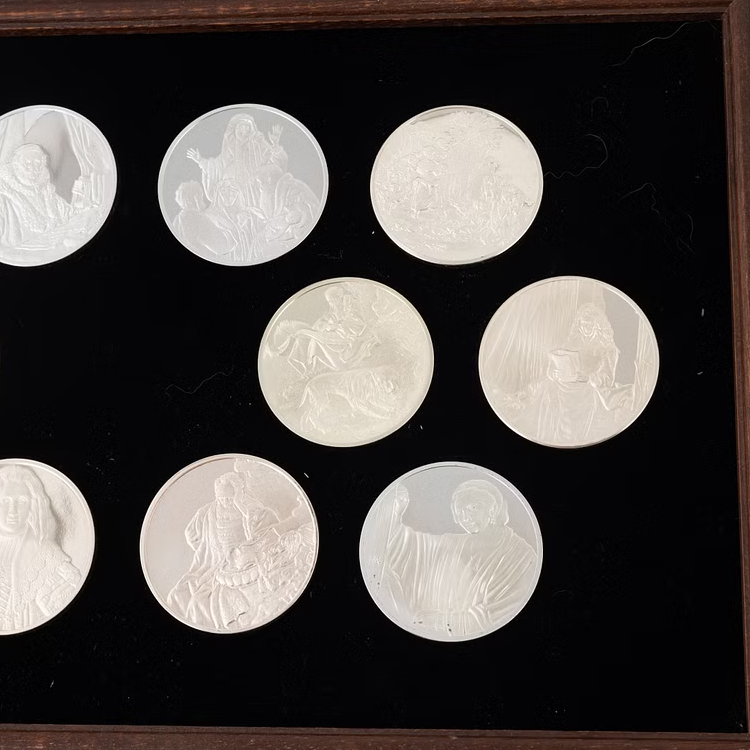 3 kilo Franklin Mint Silver Coin Mixed Years angle 6